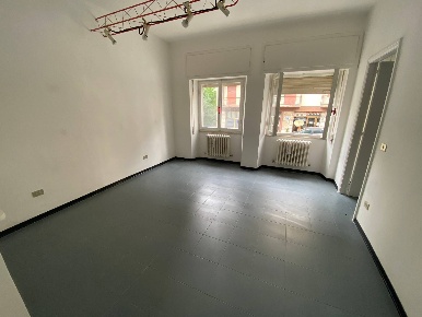Foto Ufficio in VIA SERRALOGGIA, Fabriano Centro di 100 m² con 2 locali