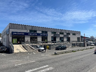 Foto Locale commerciale in via Lucrezia della Valle, Catanzaro Santa Maria