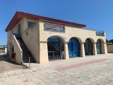 Foto Locale commerciale a Quartu Sant'Elena Foxi, Sant'Andrea di 640 m²
