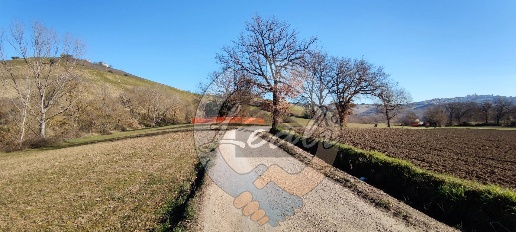 Foto Agriturismo in Strada Santa Leandra, Montegranaro di 15186 m²