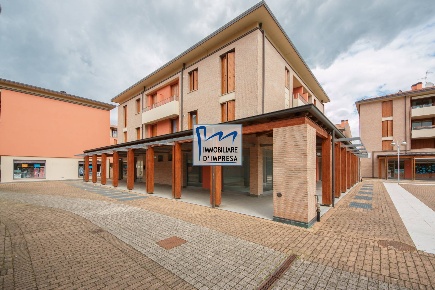 Foto Ufficio in Piazza Nello Mezzi, Langhirano Pilastro di 113 m²