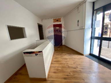Foto Locale commerciale in Via Vittorio Emanuele III, Lentini di 45 m²