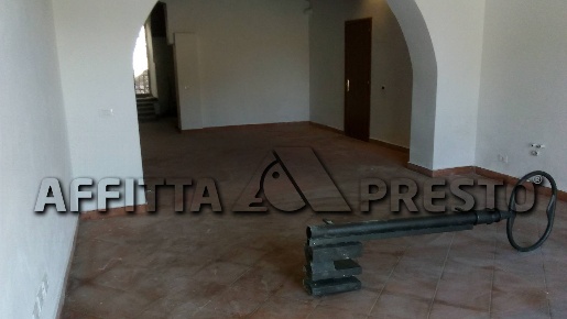 Foto Attività commerciale a Livorno di 80 m² con 2 locali in affitto