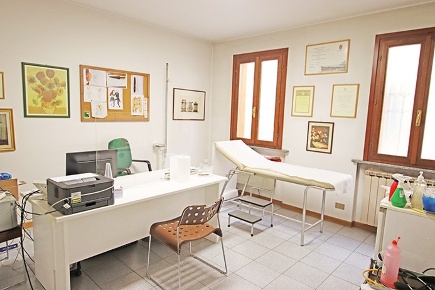 Foto Ufficio in via Dolci, Treviolo Centro di 42 m² con 2 locali in vendita