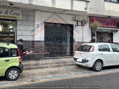 Foto Negozio in via giuseppe di vittorio, Qualiano di 65 m² con 1 locali