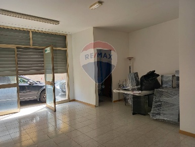 Foto Attività commerciale in Via Gagini, Ragusa San Luigi - Archimede