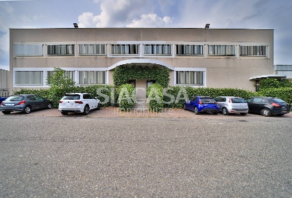 Foto Ufficio in via Tiepolo, Segrate Segrate Centro di 132 m² con 1 locali