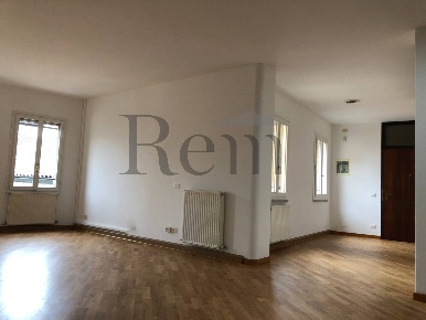 Foto Ufficio in Corso del Popolo, Treviso San Nicolò di 290 m² con 9 locali