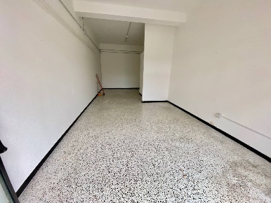 Foto Locale commerciale in VIA DE GASPERI, Fabriano Centro di 38 m²