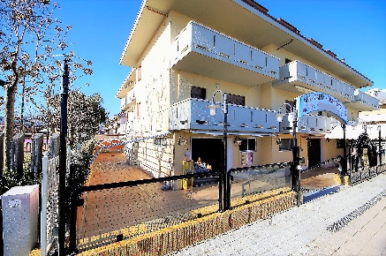 Foto Attività commerciale in Lungomare Europa, Martinsicuro Centro
