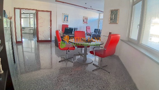 Foto Ufficio in Via Gorizia, Campobasso Semicentro di 75 m² con 2 locali