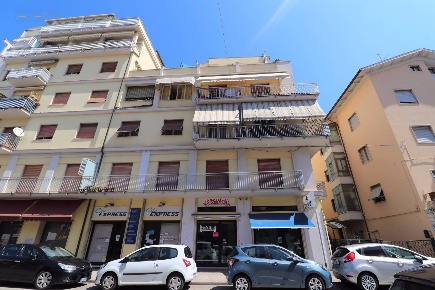 Foto Locale commerciale in Via Piemonte, San Benedetto del Tronto di 77 m²