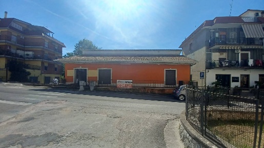 Foto Locale commerciale in Via Del boschetto, Ceccano Centro di 2 m²