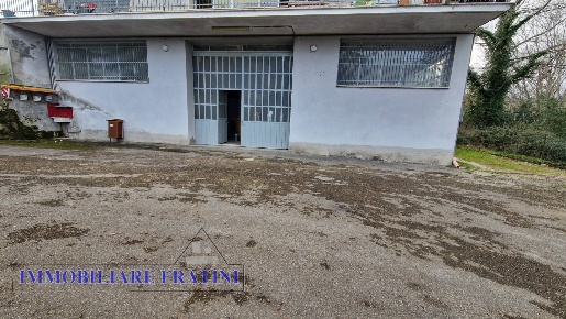 Foto Laboratorio in Via San Donato, Campli Sant'Onofrio Floriano di 188 m²