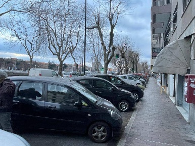 Foto Locale commerciale in CORSO RICCI, Savona di 50 m² con 2 locali