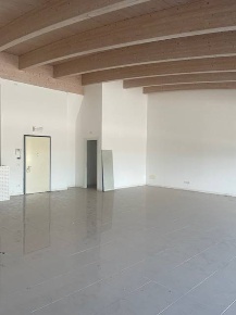 Foto Ufficio a Fontanafredda di 120 m² con 1 locali in affitto