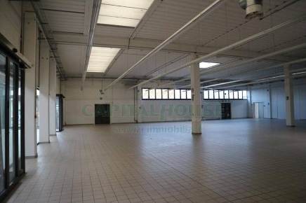Foto Locale commerciale a Sant'Agata sul Santerno di 1030 m² con 5 locali