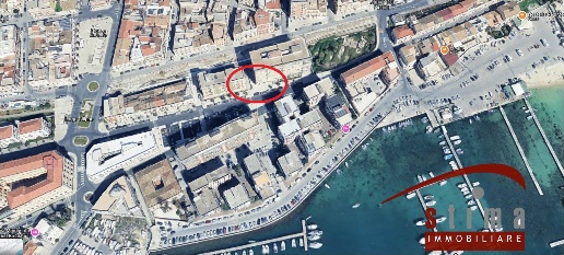 Foto Locale commerciale in via Dell'arsenale, Siracusa di 170 m² in vendita