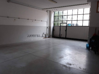 Foto Laboratorio a Forlì di 230 m² con 3 locali in affitto