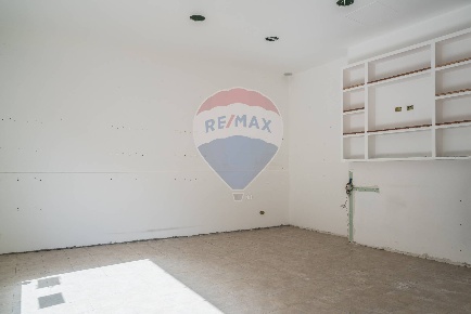Foto Locale commerciale in Via Ottavio Catalano, Enna Centro di 92 m²