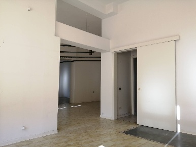 Foto Attività commerciale in via primo maggio, Ponsacco Centro di 155 m²