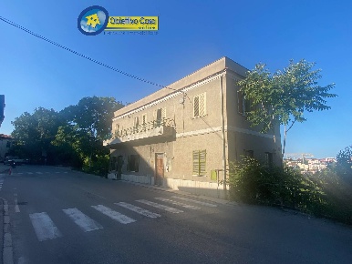 Foto Ufficio in circonvallazione ragusa, Teramo Centro di 80 m² in vendita