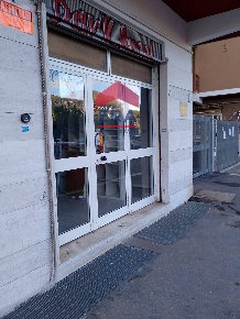 Foto Locale commerciale in Via Melanesia, Roma Ostia Ponente di 52 m²