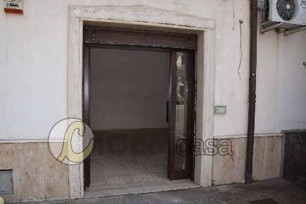 Foto Locale commerciale a Cassino Centro di 21 m² in affitto