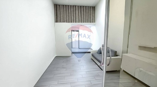 Foto Locale commerciale in Vico Campagnari, Napoli Mercato di 30 m²