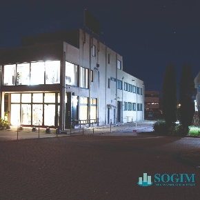 Foto Locale commerciale in Via Varesina, Villa Guardia di 750 m² in vendita