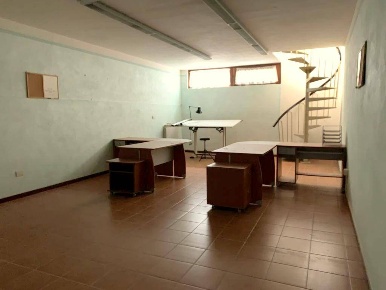 Foto Attività commerciale in Via Rosselli, Seravezza di 80 m² con 2 locali