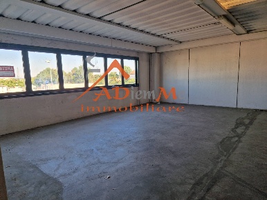 Foto Ufficio in via belgio, Cascina Semicentro di 130 m² con 1 locali