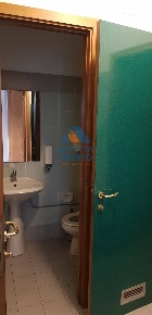 Foto Attività commerciale a Empoli di 250 m² con 5 locali in affitto