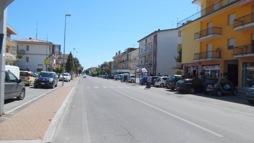 Foto Locale commerciale in Via Alcide De Gasperi, Monteprandone Centobuchi