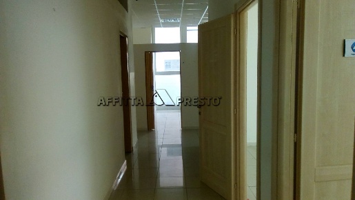 Foto Ufficio in Via Alessandro Volta, Livorno di 435 m² con 17 locali