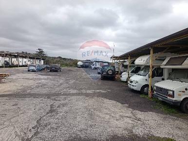 Foto Attività commerciale in Contrada Davara, Belpasso di 8000 m²