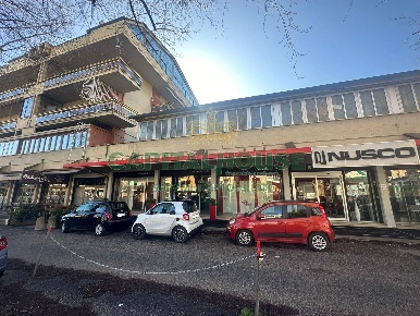 Foto Ufficio a Mercogliano di 225 m² con 6 locali in vendita