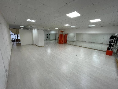 Foto Locale commerciale in Piazza Duca D'Aosta, Ottaviano di 160 m²