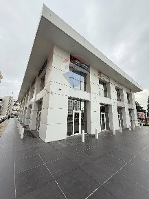 Foto Locale commerciale in Via San Pasquale, Modugno di 110 m² con 1 locali