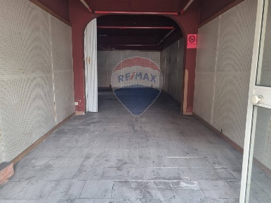 Foto Negozio in Via Vincenzo Casagrandi, Catania Cibali di 45 m² in vendita
