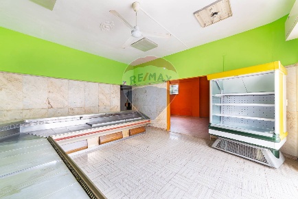 Foto Negozio in Via Dante Alighieri, Chiaravalle Centro di 84 m² in vendita