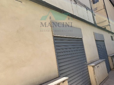 Foto Locale commerciale in mura occidentali, Jesi Viale della Vittoria