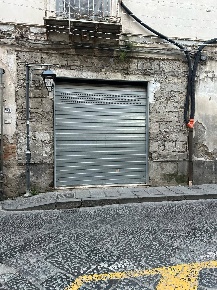 Foto Locale commerciale a Pomigliano d'Arco Centro di 75 m² con 2 locali