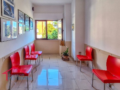 Foto Ufficio in via d'annunzio, Civitanova Marche di 38 m² con 2 locali