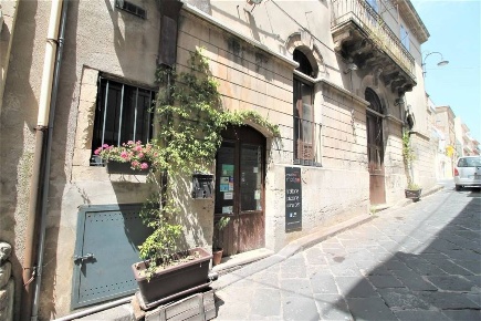 Foto Locale commerciale in Via Macello, Palazzolo Acreide Centro di 125 m²
