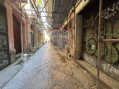 Foto Negozio in Via Materassai, Palermo Castellammare di 52 m² con 2 locali
