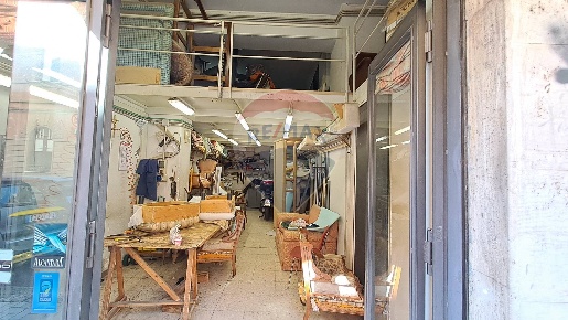 Foto Negozio in Via Orto San Clemente, Catania di 70 m² con 4 locali