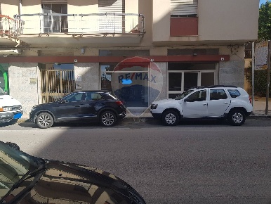 Foto Locale commerciale in Viale Trieste, Caltanissetta Centro di 125 m²