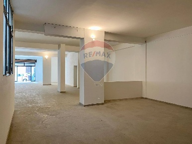 Foto Negozio in Via Giuseppe Majelli, Palermo Malaspina di 157 m²