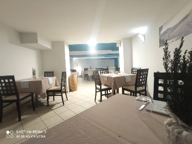 Foto Attività commerciale a Pomigliano d'Arco di 150 m² in vendita